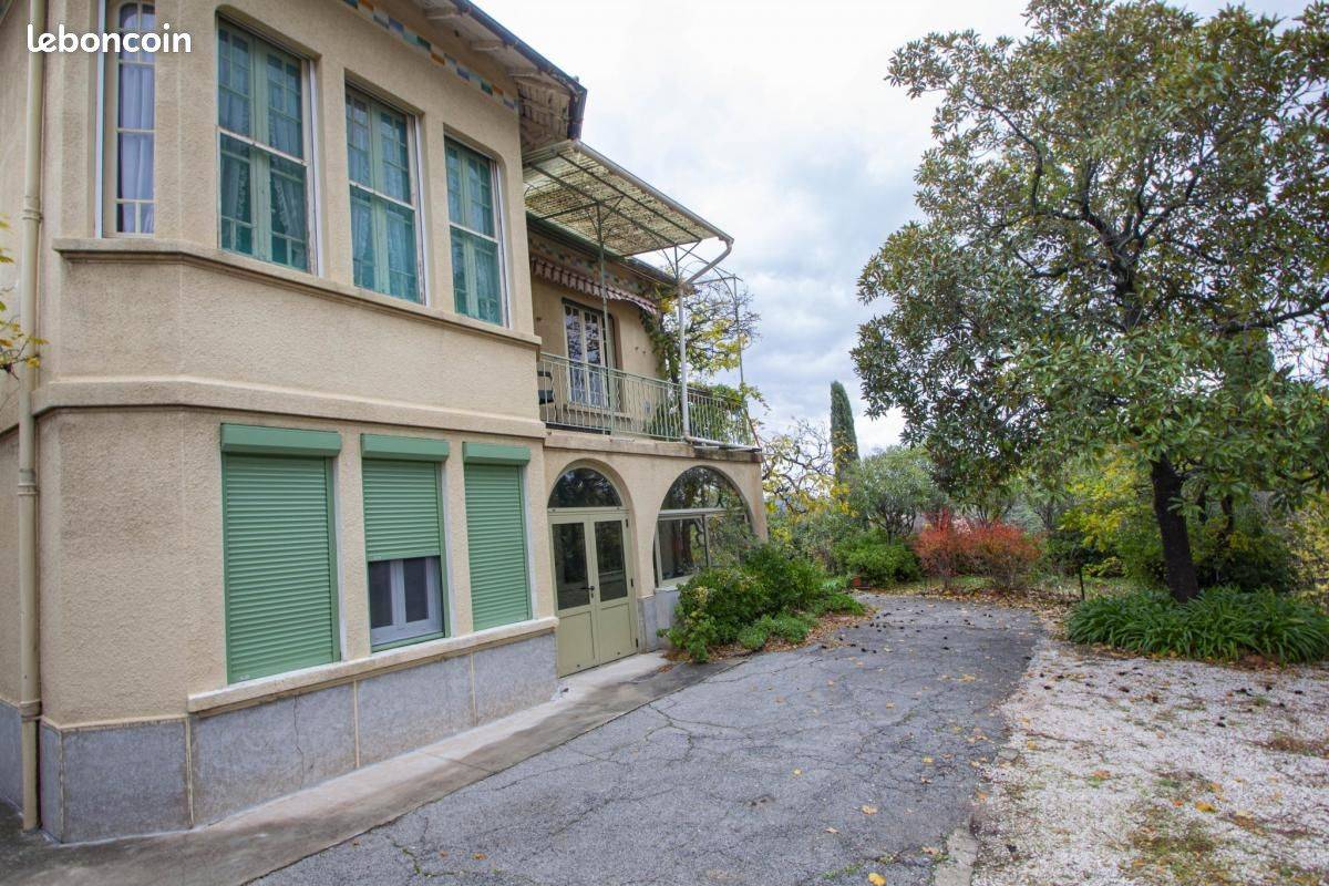 Villa 6 pièces 174 m2