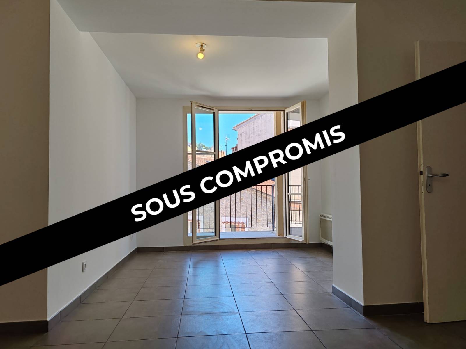Appartement T3 de 58m2 au 2ème étage à vendre en centre-ville de Hyères