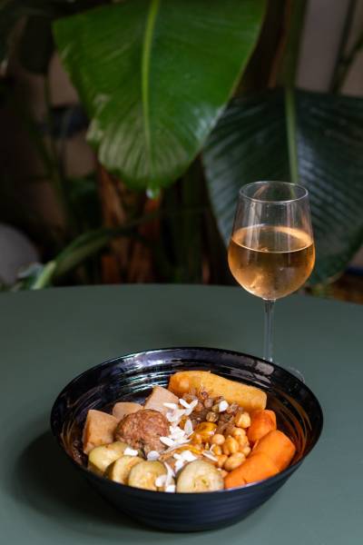 Halles Victoria - Découvrez Votre Nouveau Théâtre Gourmand en centre-ville d'Hyères