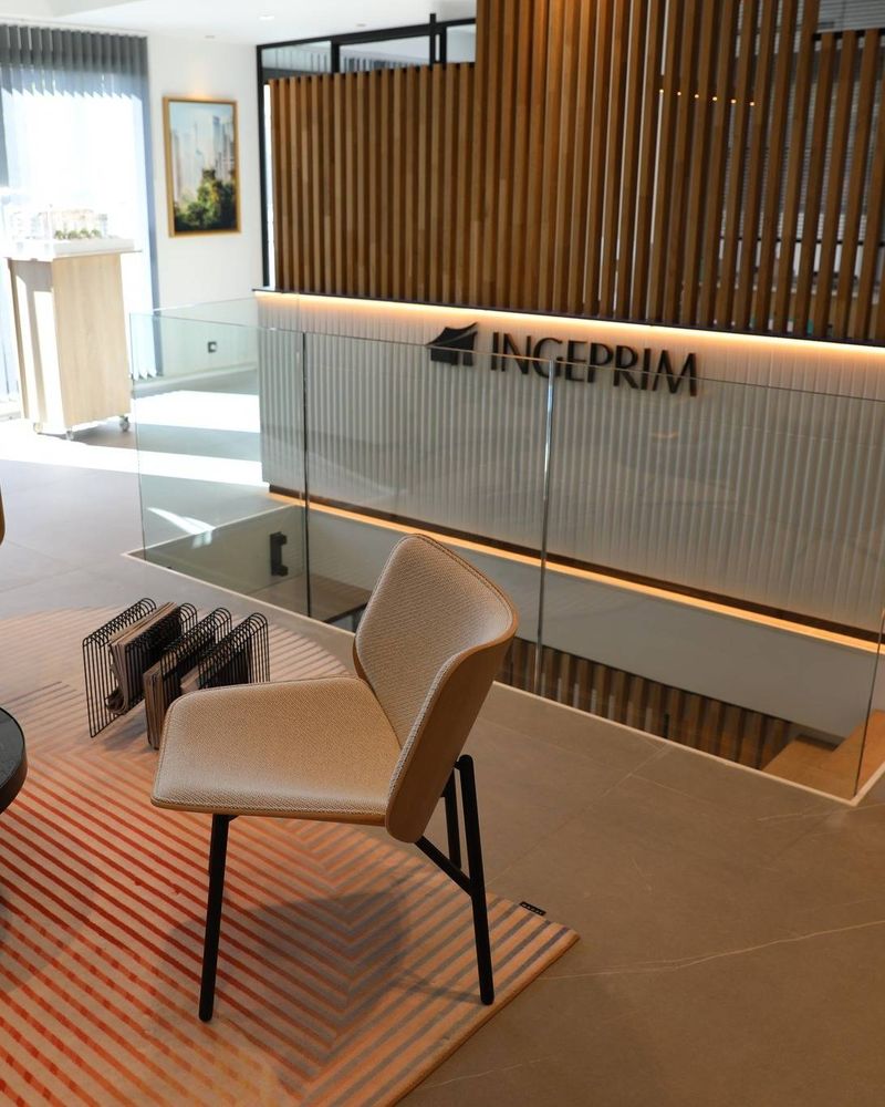 L'AGRANDISSEMENT DE L'AGENCE - Carré Vilette