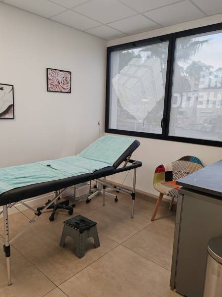 Bureaux et Commerces à louer dans le Pôle d'Activités 