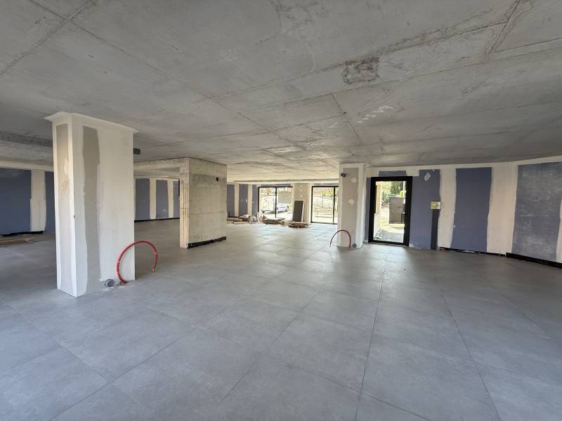 Bureau neuf à la vente à Hyères en résidence à costebelle proche de la gare