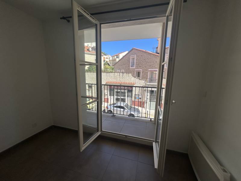 À vendre - Appartement T3 de 58m2 au 1er étage en centre-ville de Hyères