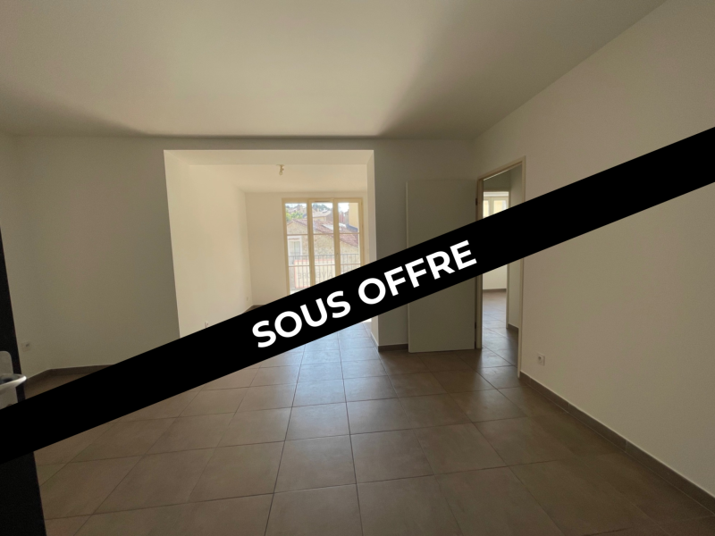 À VENDRE - Appartement T2 de 48m2 au 2ème étage en centre-ville de Hyères