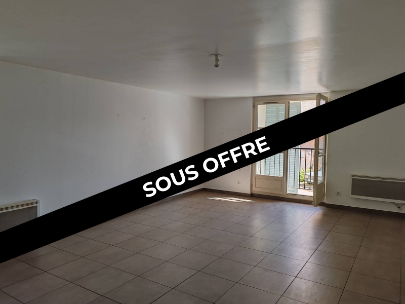 Maison de ville en duplex de 99m2 au 1er étage à vendre en centre-ville de Hyères
